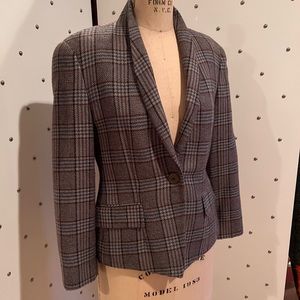 Giorgio Armani Beautiful designer wool cropped jacket